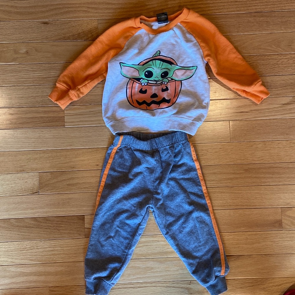Baby Yoda Star Wars jogger and sweatshirt Halloween set